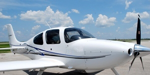 Fly private by booking a Cirrrus sr 22