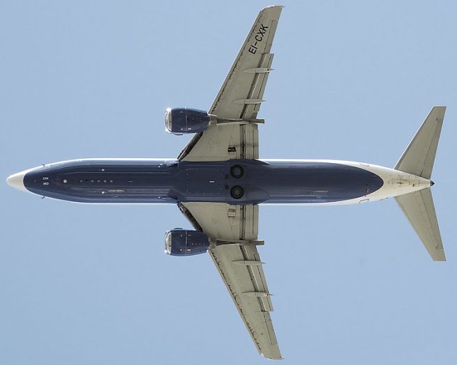 Boeing 737-400 narrow body airliner