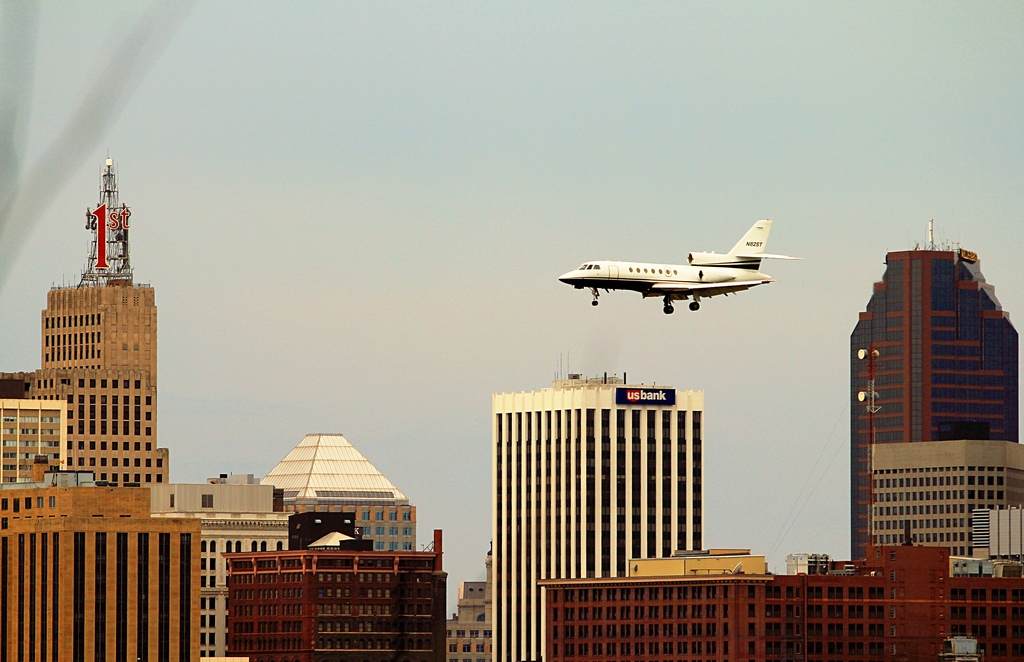 minneapolis private airports