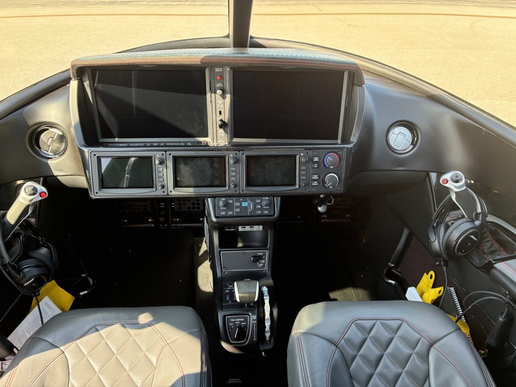 Cirrus Vision Jet SF50 cockpit and flight deck