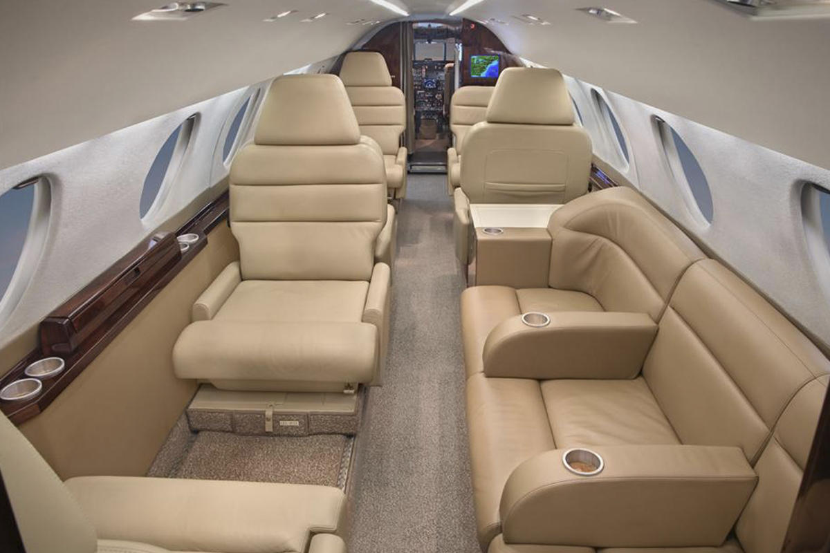 Falcon 20 interior