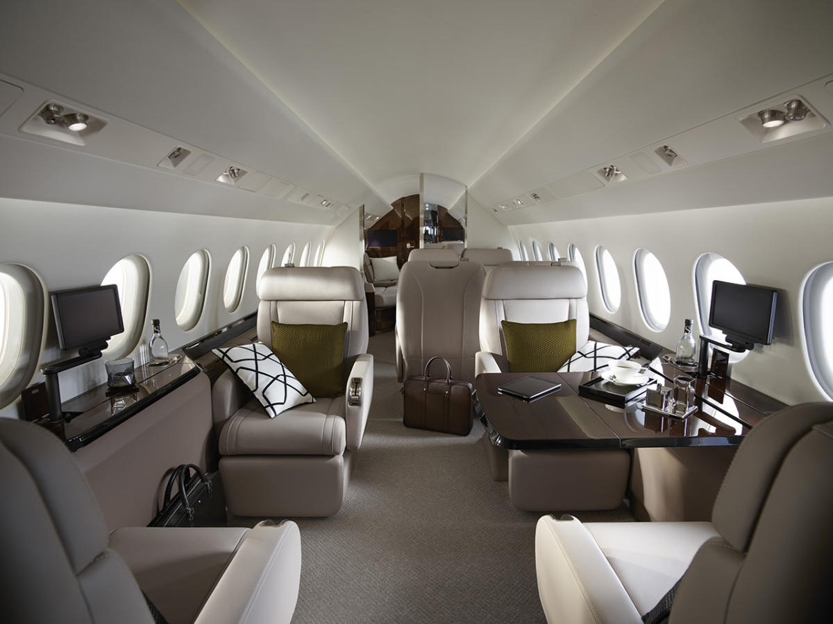 Falcon 900LX cabin